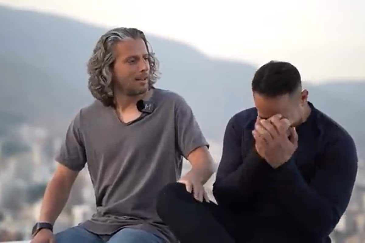 فیلم| خاطره خنده دار اشپیتیم آرفی از ماساژ ناخواسته در جکوزی فیلم| خاطره خنده دار اشپیتیم آرفی از ماساژ ناخواسته در جکوزی | دیلی فوتبال