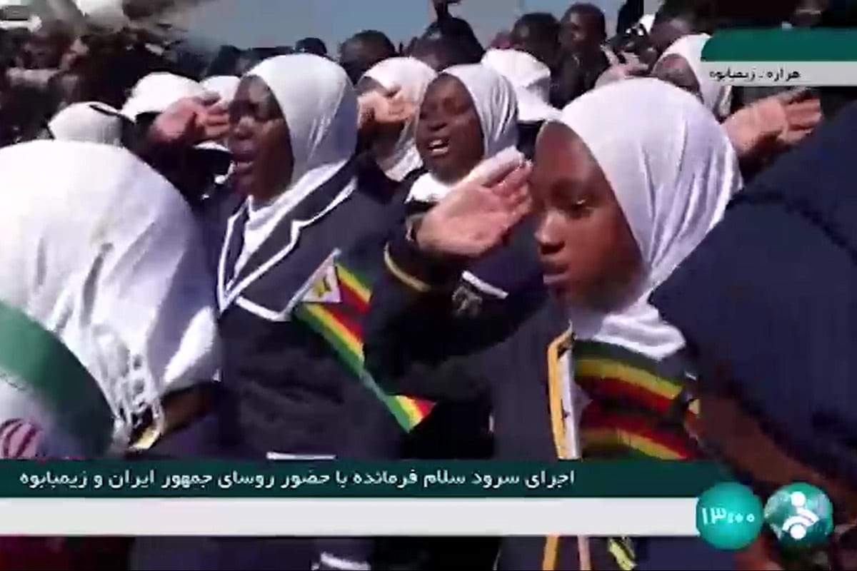 فیلم| اجرای سرود سلام فرمانده توسط دختران زیمباوه در استقبال از رئیسی فیلم| اجرای سرود سلام فرمانده توسط دختران زیمباوه در استقبال از رئیسی | دیلی فوتبال