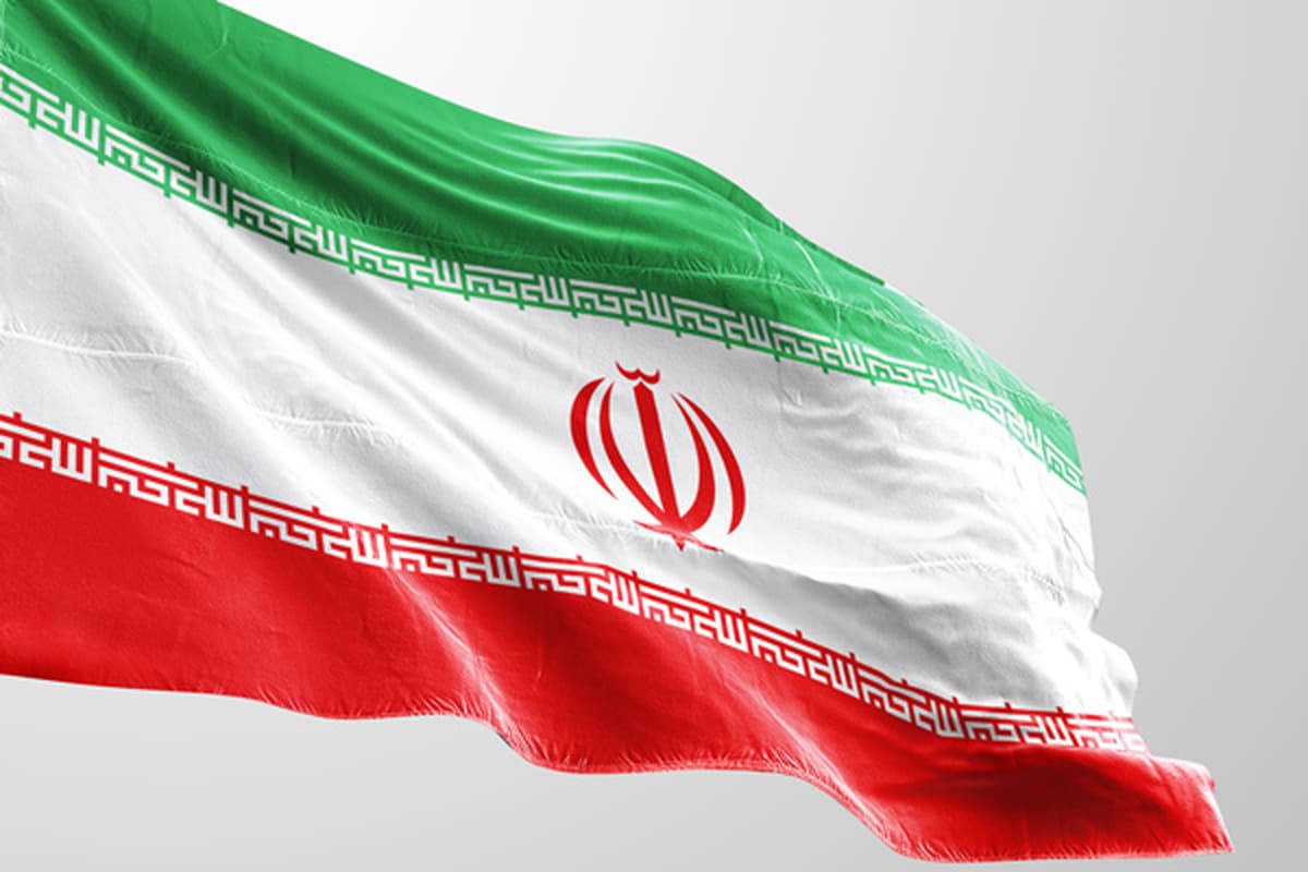 عکس| عذرخواهی علی برات زاده پس از بی احترامی به پرچم ایران؛ از لایک پست های علی کریمی تا حواس پرتی در افتتاحیه | دیلی فوتبال