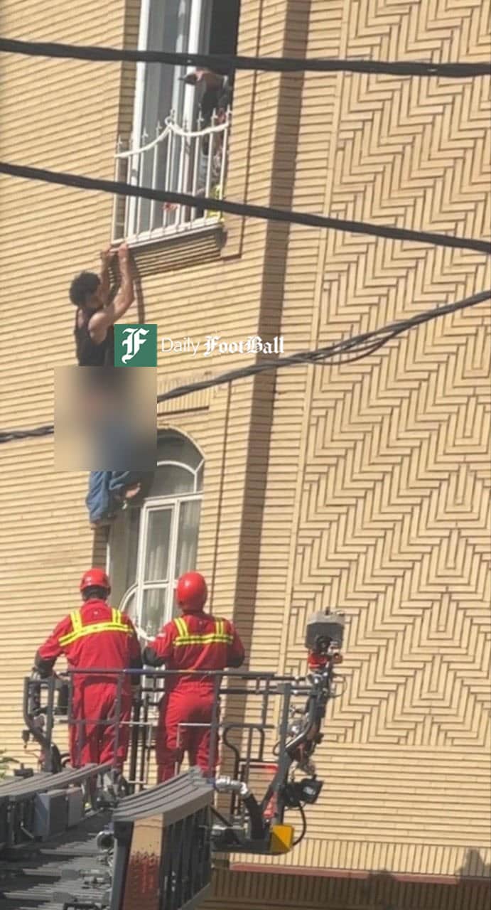 عکس| وضعیت عجیب محمد صادقی برای فرار از دست ماموران پلیس | دیلی فوتبال