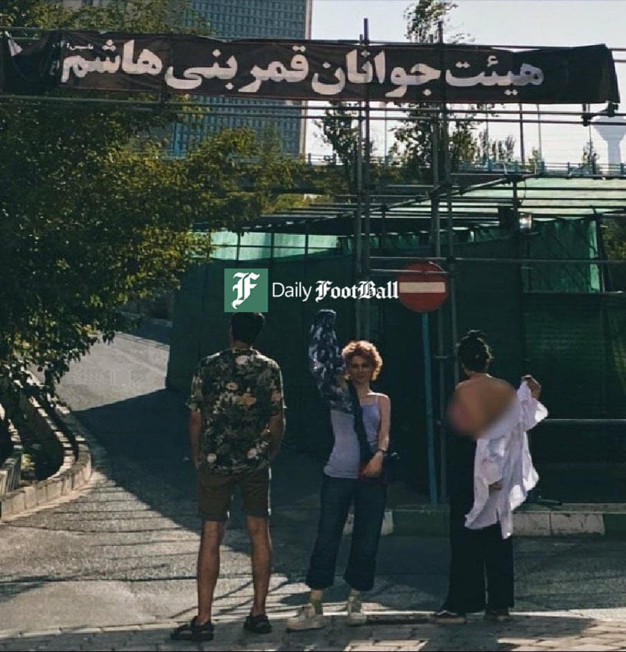 عکس| برهنگی و هنجارشکنی زنان بی حجاب مقابل هیئت عزاداری خشم کاربران را برانگیخت عکس| برهنگی و هنجارشکنی زنان بی حجاب مقابل هیئت عزاداری خشم کاربران را برانگیخت | دیلی فوتبال