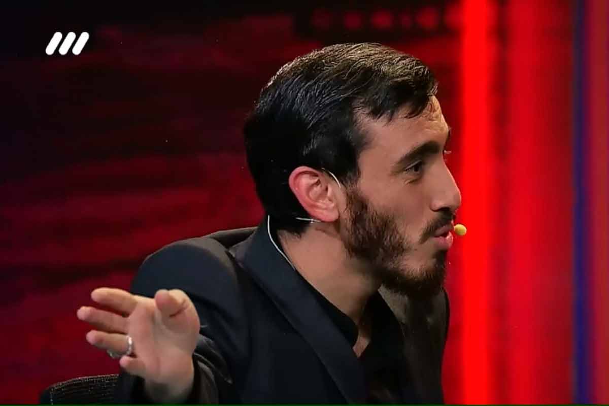 فیلم| رجز خوانی مهدی رسولی برای پانترک های تجزیه طلب در حسینیه معلی | دیلی فوتبال