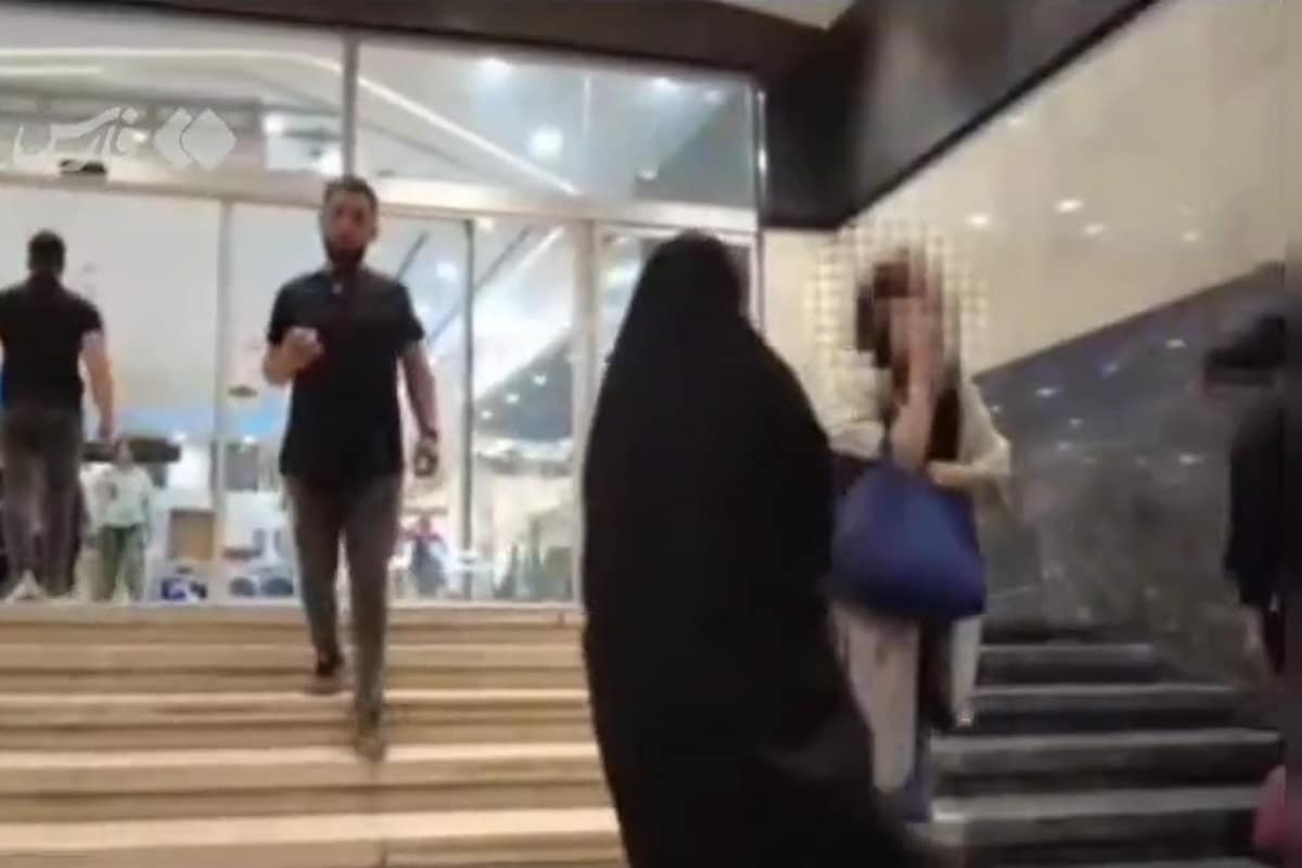 فیلم| تمکین زنان بی حجاب از تذکر پلیس خوزستان | دیلی فوتبال