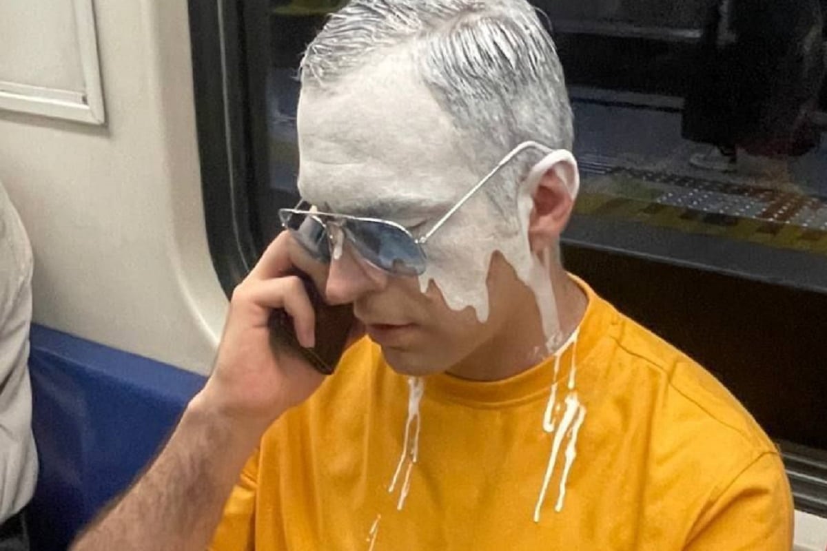 عکس| فراگیر شدن تصاویر افرادی با ظاهر عجیب در مترو عکس| فراگیر شدن تصاویر افرادی با ظاهر عجیب در مترو | دیلی فوتبال