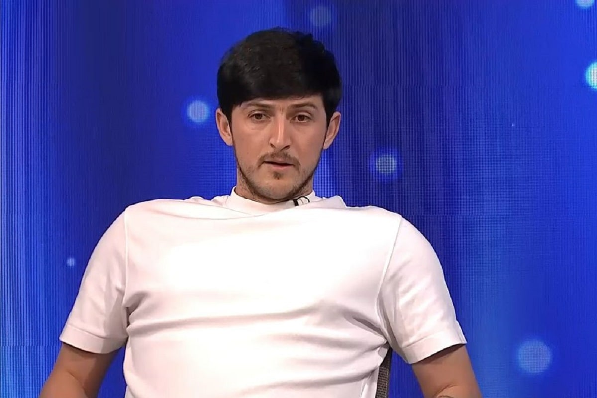 فیلم| بیشعوری سردار آزمون در برنامه فوتبال برتر فیلم| بیشعوری سردار آزمون در برنامه فوتبال برتر | دیلی فوتبال