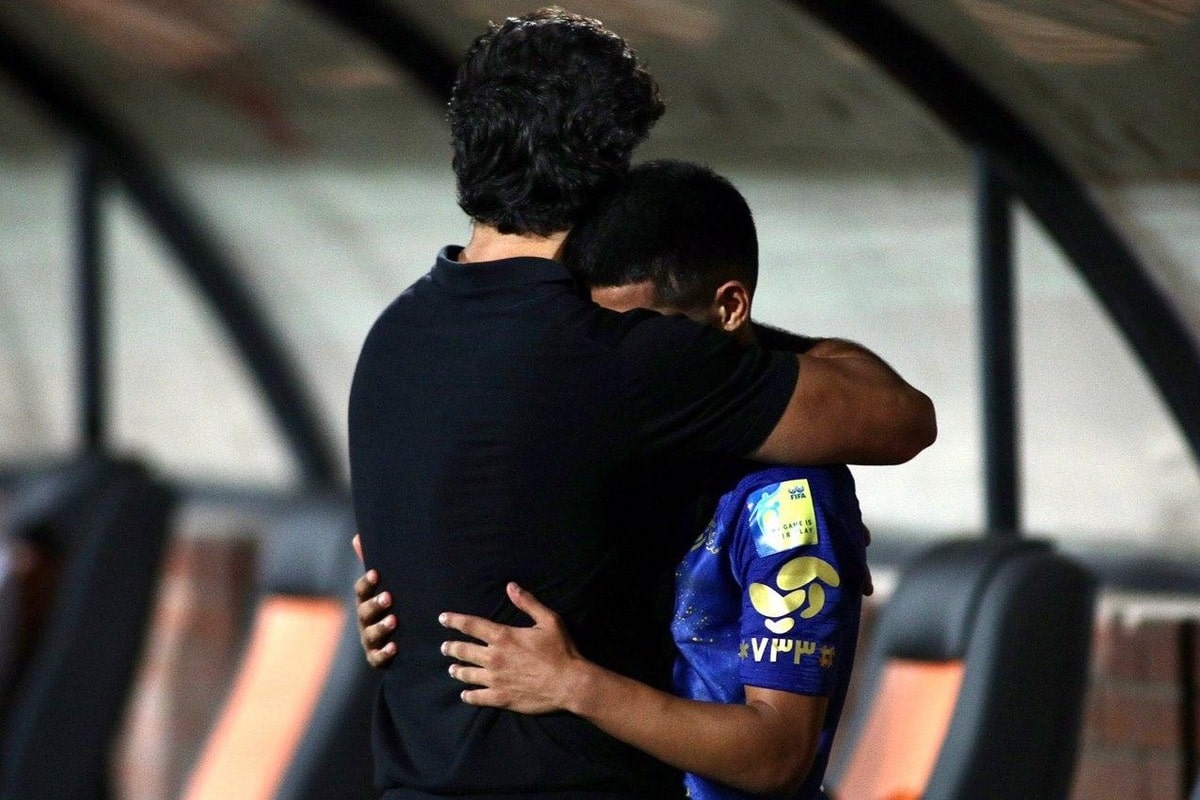 فیلم| فرهاد مجیدی و مهدی قایدی در قمار خانه ای در دبی | دیلی فوتبال