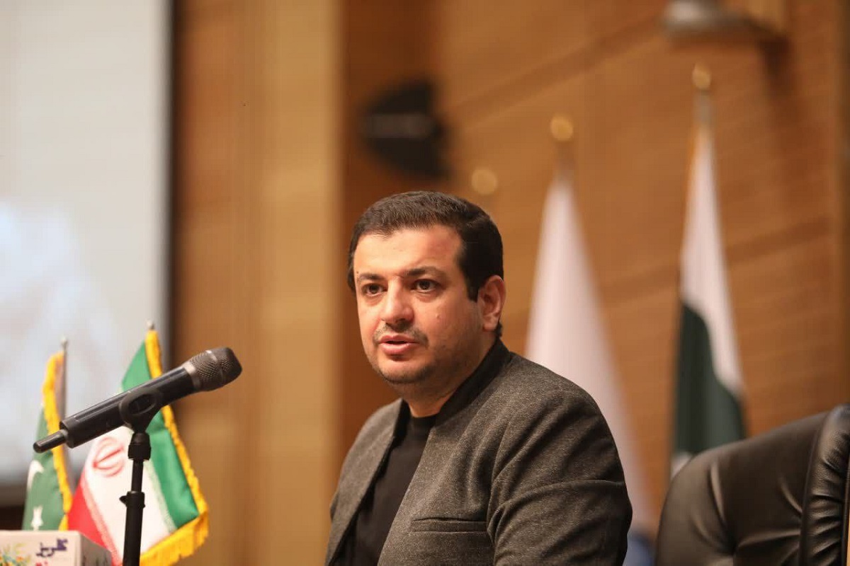 فیلم| واکنش تند رائفی پور به آزاد کردن جاسوسان | دیلی فوتبال