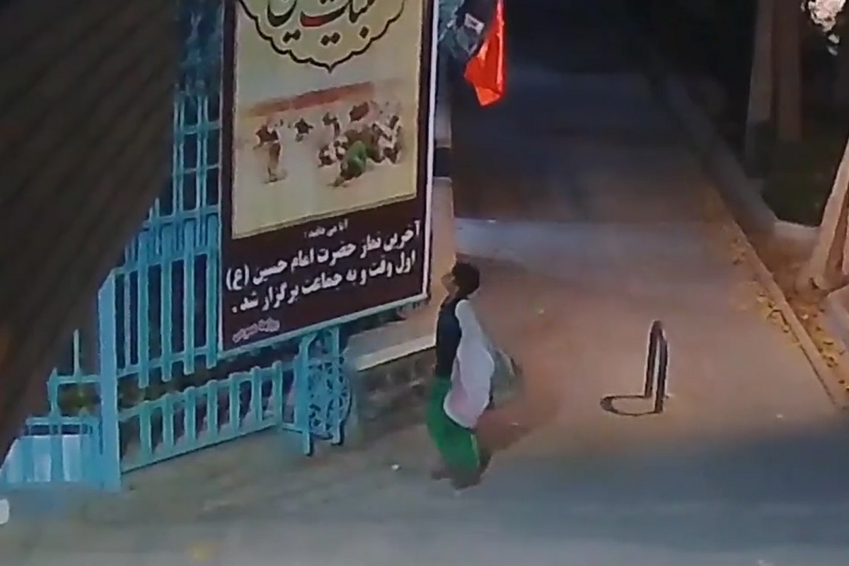 فیلم| عرض ارادت کودک کار به محضر امام حسین (ع) | دیلی فوتبال