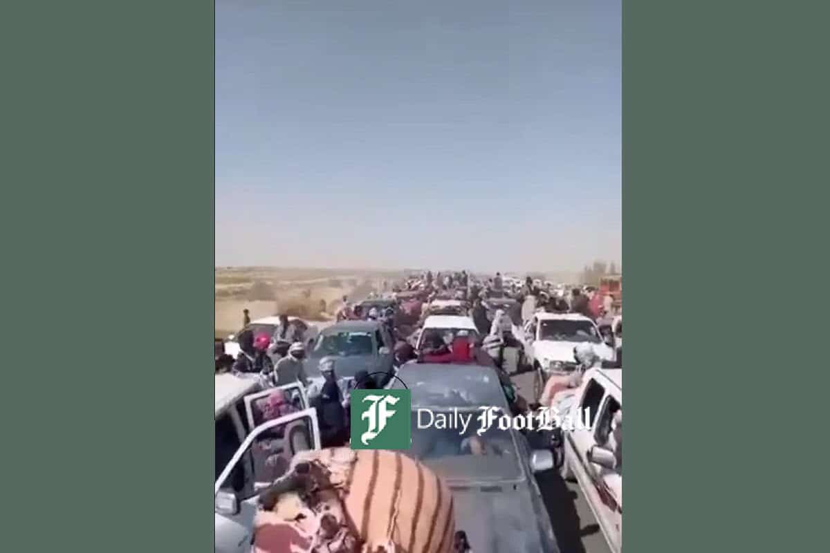 فیلم| وضعیت عجیب هجوم مهاجران به مرز ایران و افغانستان | دیلی فوتبال