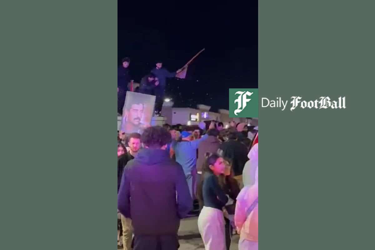 فیلم| جشن فلسطینی ها با عکس صدام فیلم| جشن فلسطینی ها با عکس صدام | دیلی فوتبال