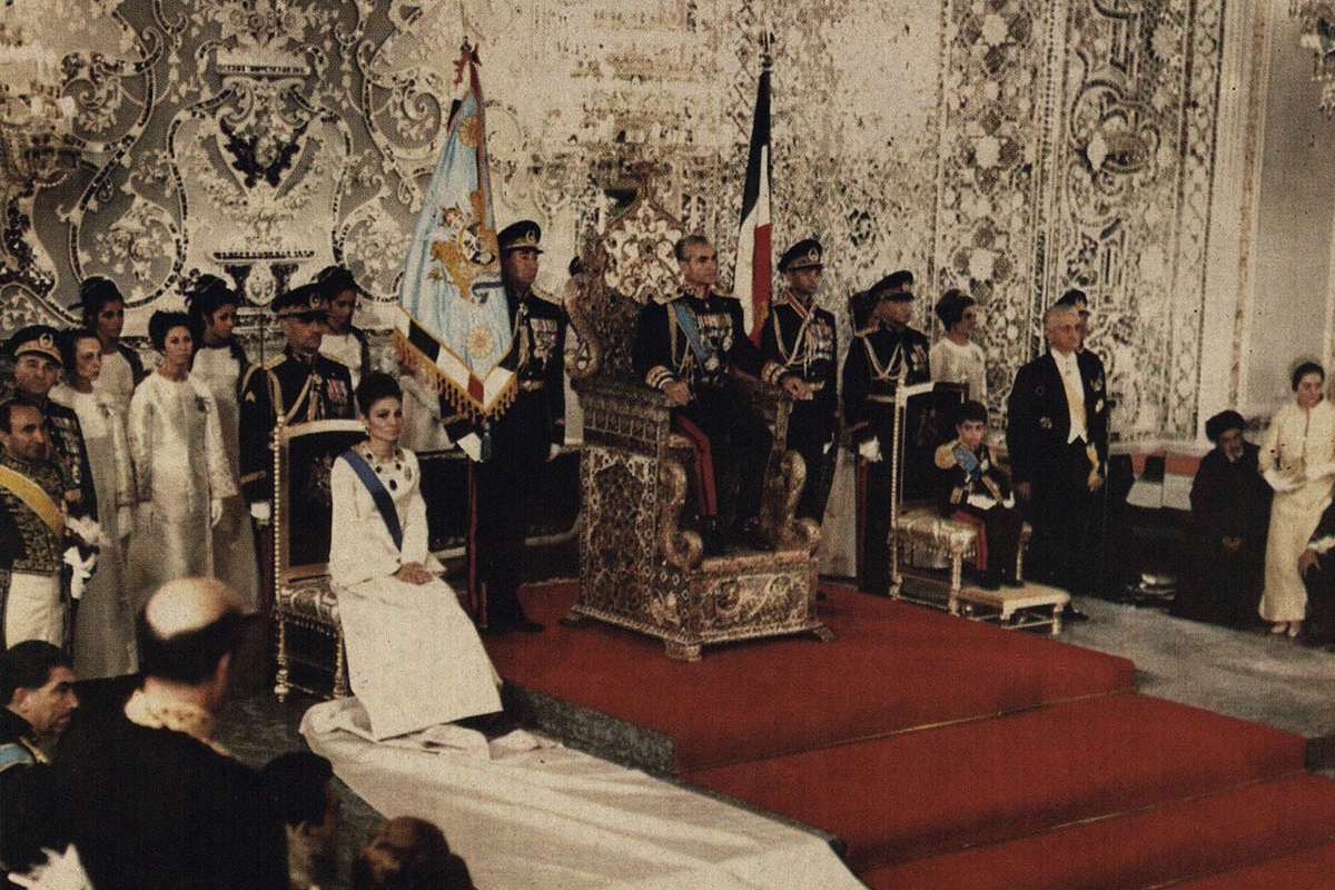 فیلم| واقعیت های ایران در زمان محمدرضا پهلوی که در من و تو نمی بینید فیلم| واقعیت های ایران در زمان محمدرضا پهلوی که در من و تو نمی بینید | دیلی فوتبال