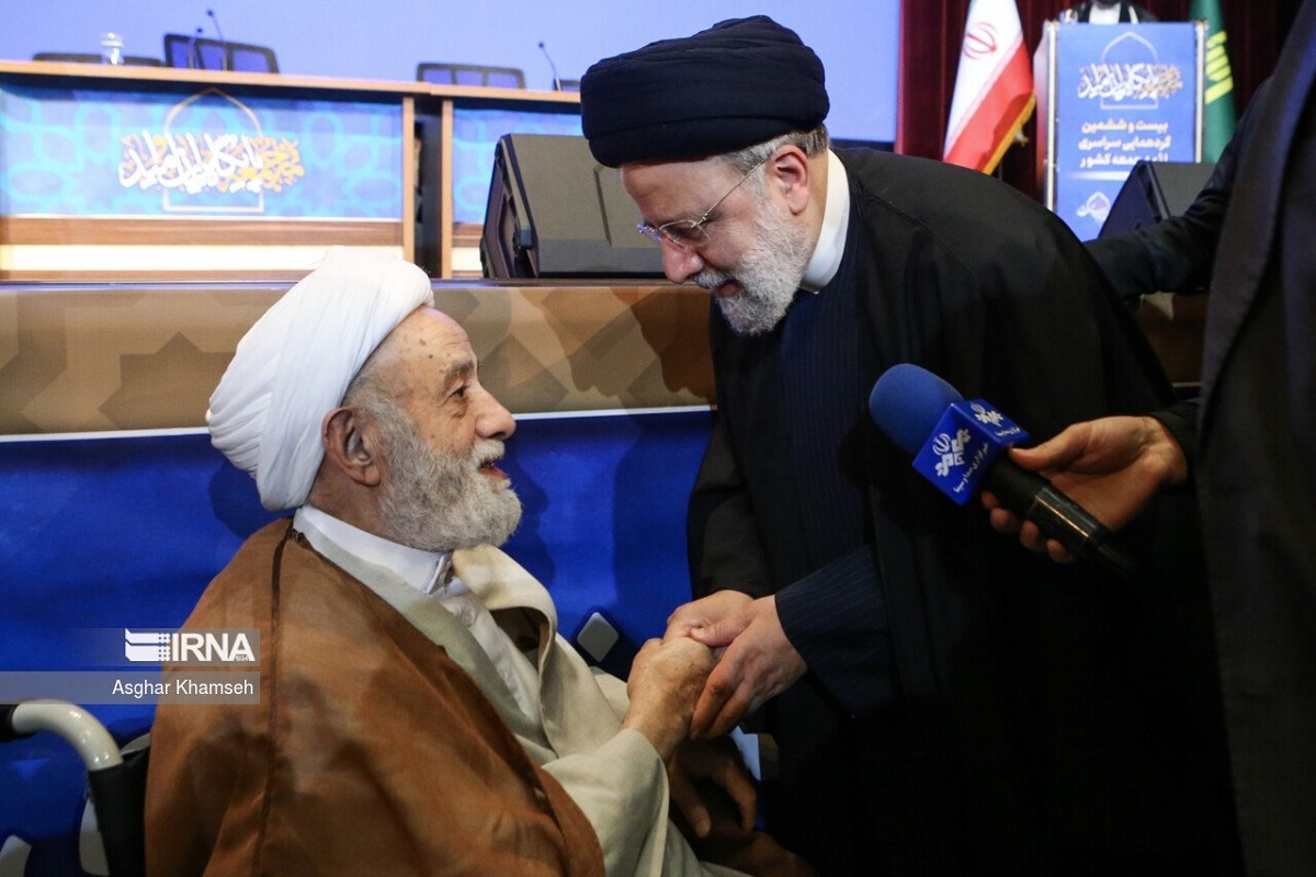 فیلم| فرق بین رادیو و آخوند چیه؟ | دیلی فوتبال