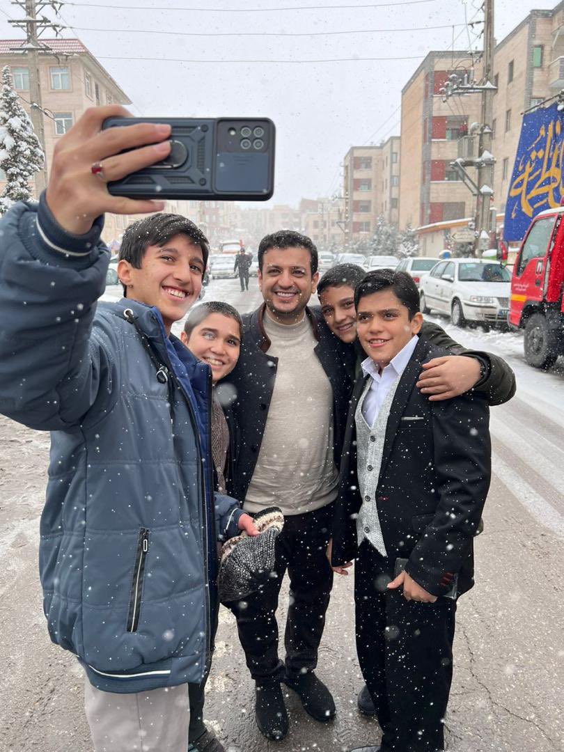 عکس| رفاقت گرم رائفی پور با نسل جدید | دیلی فوتبال