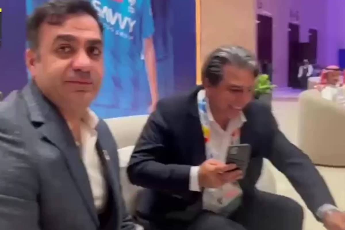 فیلم| ذوق زدگی عجیب مدیرعامل سپاهان در ورزشگاه الهلال | دیلی فوتبال