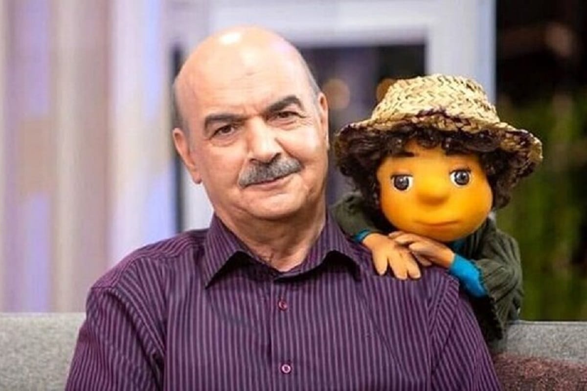 مهمونی تلویزیونی ایرج طهماسب با عروسک های کلاه قرمزی در عید نوروز 1403 | دیلی فوتبال