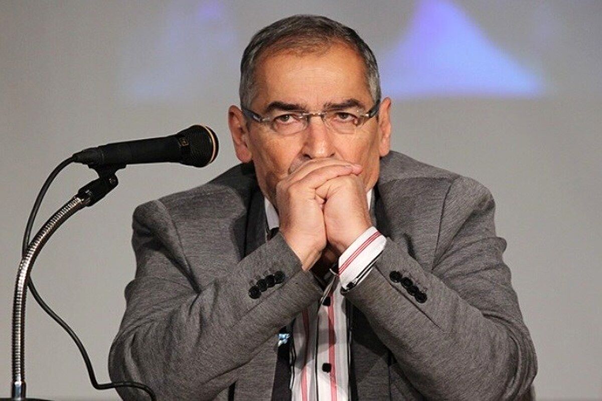 عکس| آرزوی مادر صادق زیباکلام برای نجات این چهره اصلاح طلب | دیلی فوتبال