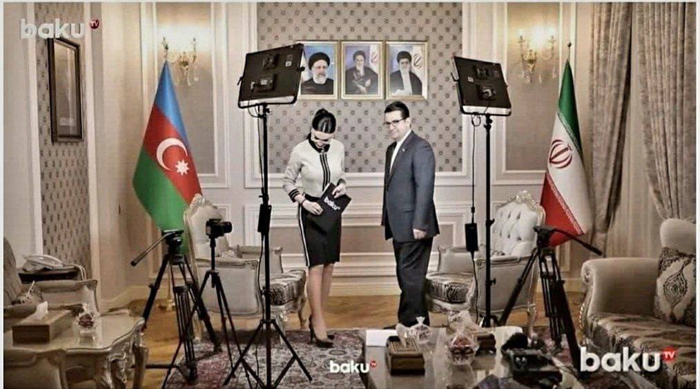 عکس| مصاحبه سفیر ایران با خبرنگار بی حجاب آذربایجانی در سفارت | دیلی فوتبال