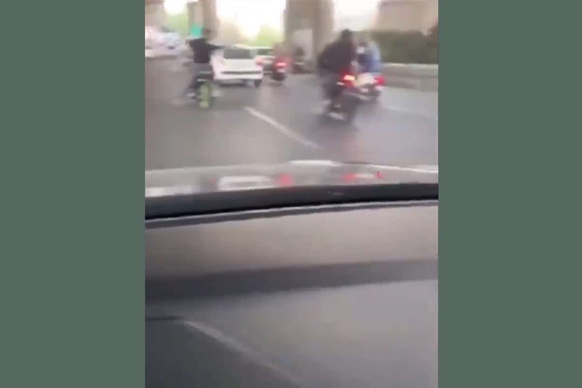 فیلم| زورگیری و سرقت مسلحانه در اتوبان صدر تهران فیلم| زورگیری و سرقت مسلحانه در اتوبان صدر تهران | دیلی فوتبال