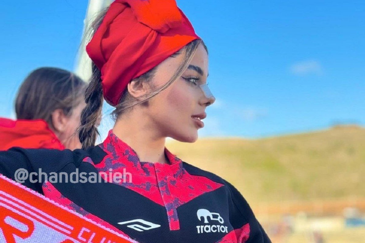 عکس| تیپ جنجالی بازیکن ملی پوش در اولین حضور زنان تراکتوری در ورزشگاه | دیلی فوتبال