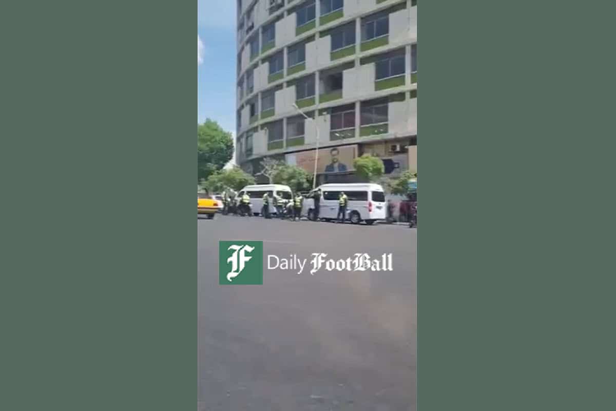 فیلم| استقرار ون های گشت ارشاد در میدان ولیعصر تهران برای مقابله با هنجارشکنان | دیلی فوتبال