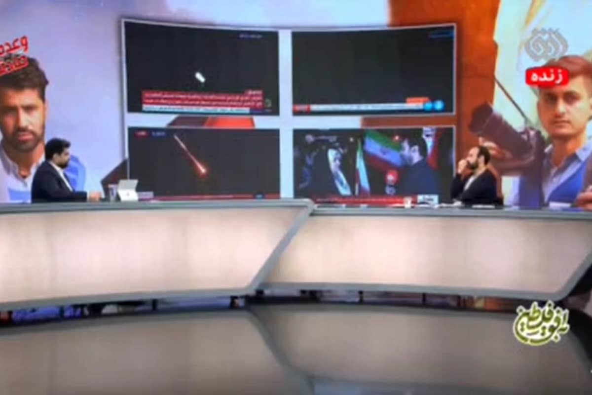 فیلم| شوخی مجری تلویزیون با مسئولان نظامی کشور؛ موشک خیبر کارسازتر بوده بیشتر بزنید! | دیلی فوتبال