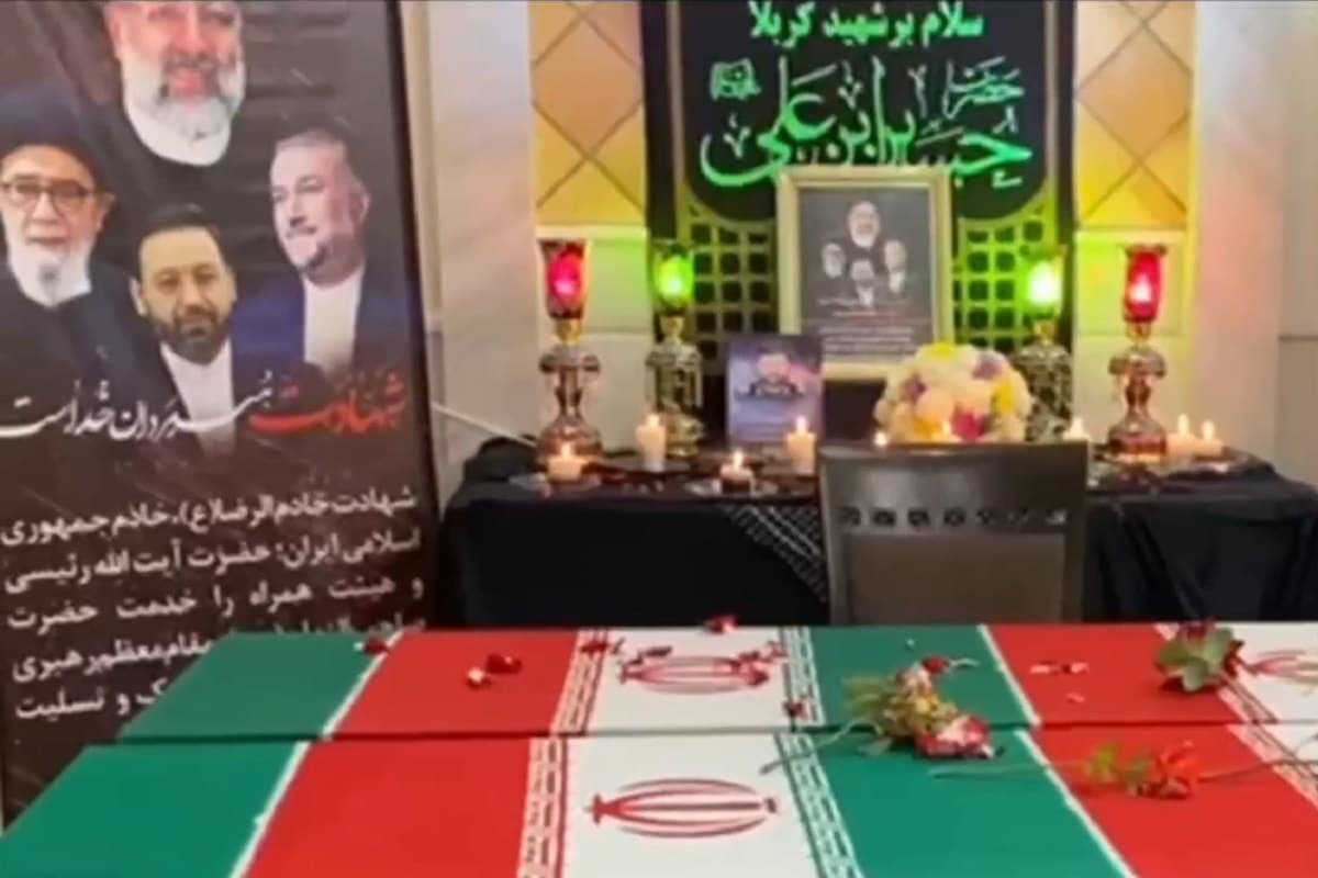 فیلم| اولین تصاویر از تابوت حامل پیکر شهید آیت الله رئیسی فیلم| اولین تصاویر از تابوت حامل پیکر شهید آیت الله رئیسی | دیلی فوتبال