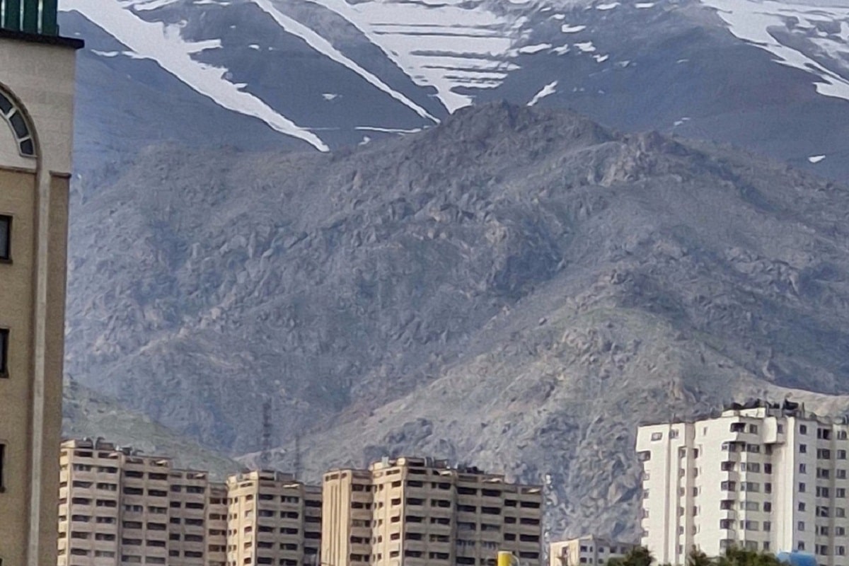 عکس| شگفتی کاربران از برف تهران در خرداد 1403 | دیلی فوتبال