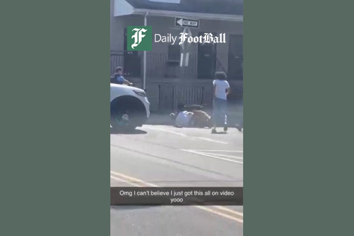 فیلم| واکنش پلیس آمریکا به حمله سگ پیت بول به یک شهروند فیلم| واکنش پلیس آمریکا به حمله سگ پیت بول به یک شهروند | دیلی فوتبال