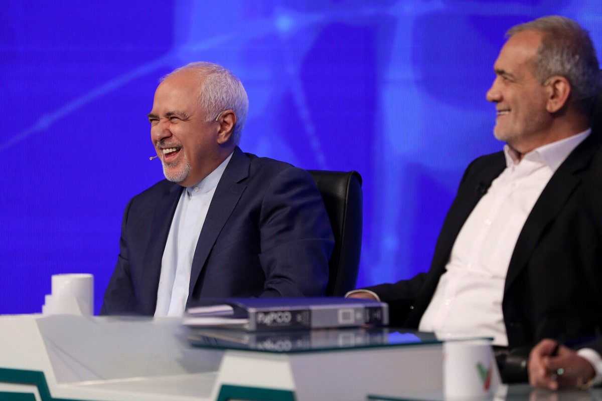 فیلم| آقای ظریف؛ درست بمال! | دیلی فوتبال