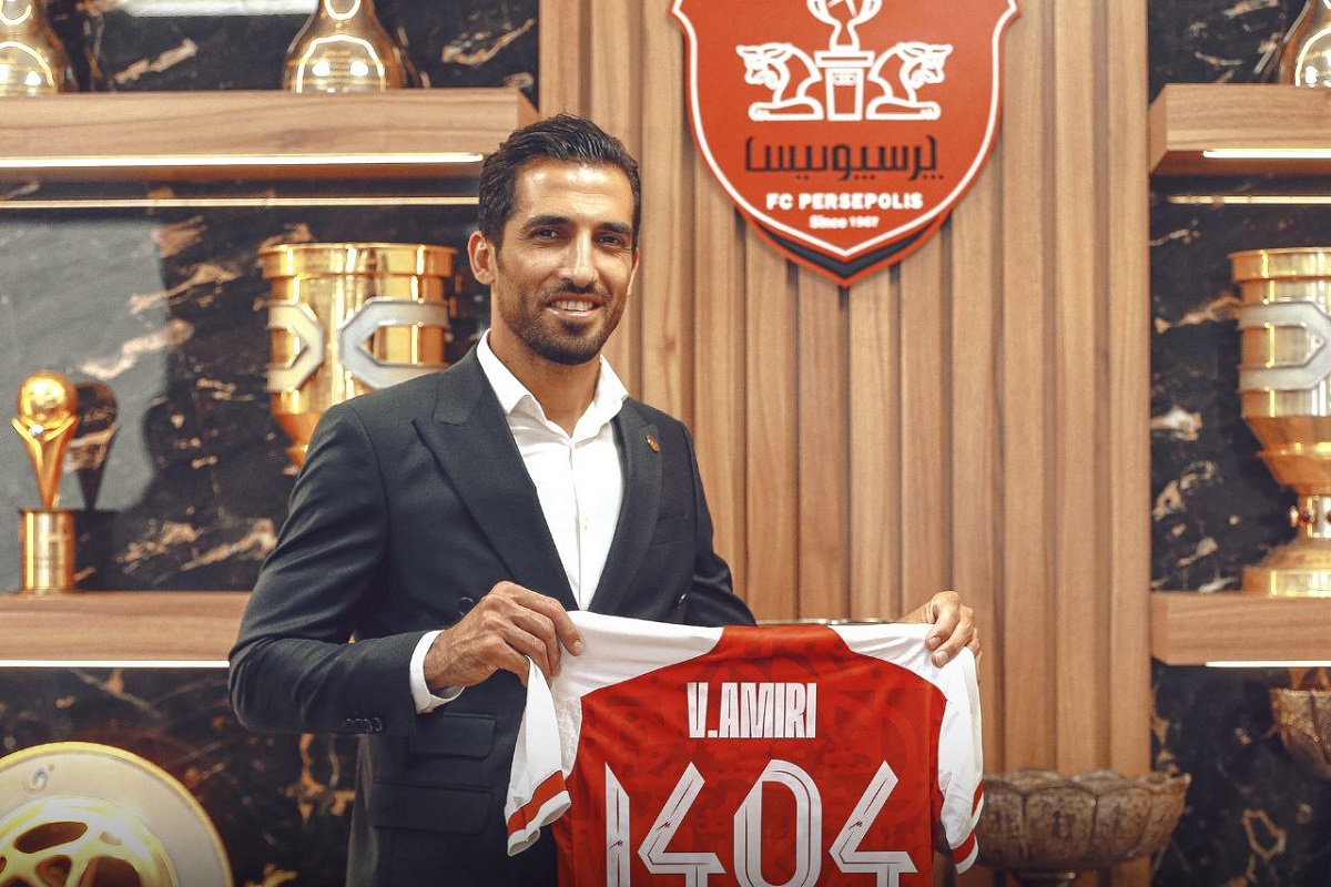 تمدید قرارداد وحید امیری با پرسپولیس تا 1404 | دیلی فوتبال