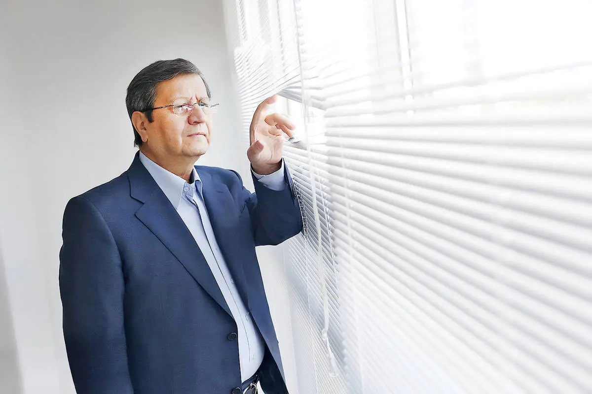 فیلم| دفاع تمام قد همتی از وام های میلیاردی به کارمندان بانک ها فیلم| دفاع تمام قد همتی از وام های میلیاردی به کارمندان بانک ها | دیلی فوتبال