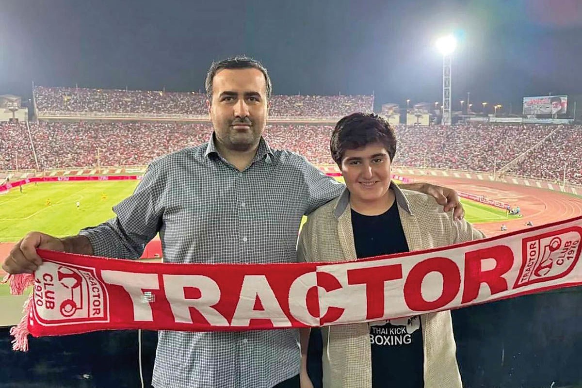 عکس| جلسه پسر مسعود پزشکیان با یک تجزیه طلب عکس| جلسه پسر مسعود پزشکیان با یک تجزیه طلب | دیلی فوتبال