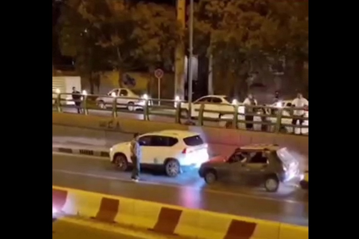 فیلم| عاقبت توقف برای تماشای تصادف! | دیلی فوتبال