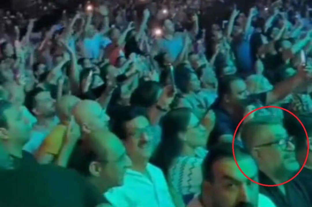 عکس| رضا رشیدپور در کنسرت ابی | دیلی فوتبال