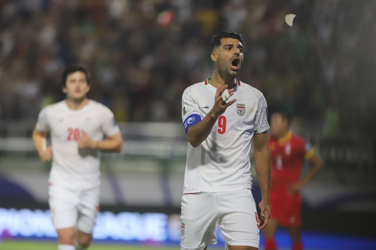 واکنش تند مهدی طارمی به اظهارات خداداد عزیزی: ما بی شرف نیستیم؛ با یک دست و یک پا به جام جهانی میرویم؟ واکنش تند مهدی طارمی به اظهارات خداداد عزیزی: ما بی شرف نیستیم؛ با یک دست و یک پا به جام جهانی میرویم؟ | دیلی فوتبال