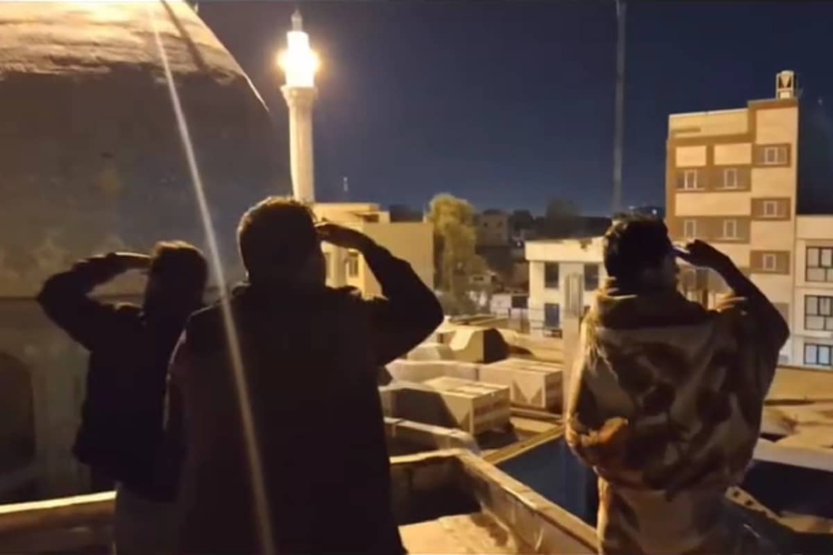 فیلم| شوخی مردم ایران با حمله اسرائیل در پشت بام | دیلی فوتبال