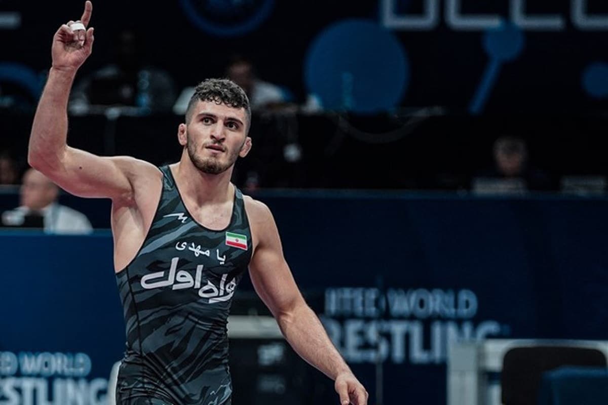 فیلم| کشتی کامل محمد نخودی و جردن باروز آمریکایی | دیلی فوتبال