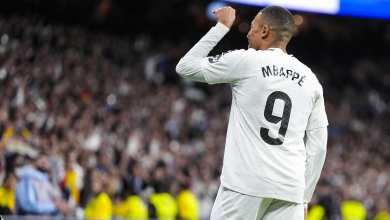 فیلم| مسخره کردن شادی گل امباپه توسط اکرم عفیف | دیلی فوتبال