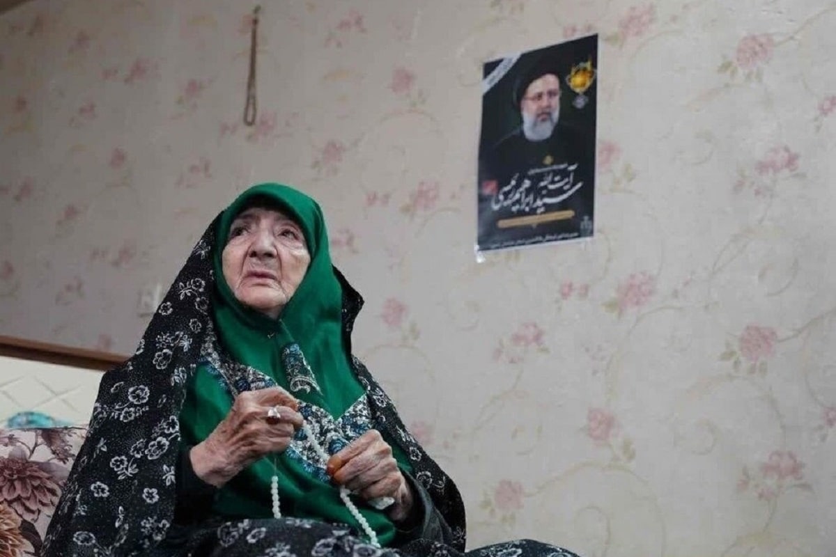 فیلم| گلایه دردناک مادر شهید رئیسی از مسئولین فیلم| گلایه دردناک مادر شهید رئیسی از مسئولین | دیلی فوتبال