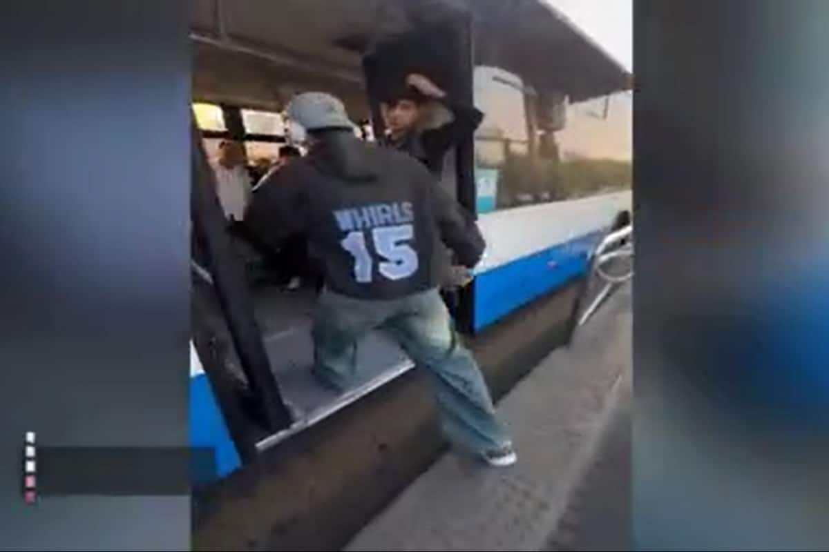 فیلم| عاقبت هنجارشکنی بلاگرها در ملا عام فیلم| عاقبت هنجارشکنی بلاگرها در ملا عام | دیلی فوتبال