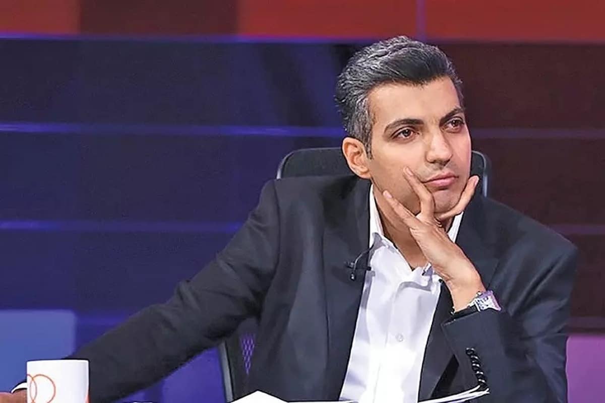 عکس| هواپیمای عادل فردوسی پور به مقصد نرسید | دیلی فوتبال