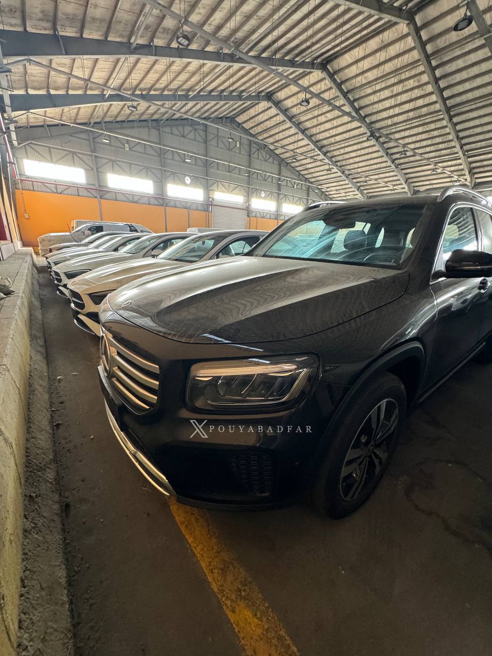 عکس| بنزهای جانبازان به گمرک رسید عکس| بنزهای جانبازان به گمرک رسید | دیلی فوتبال