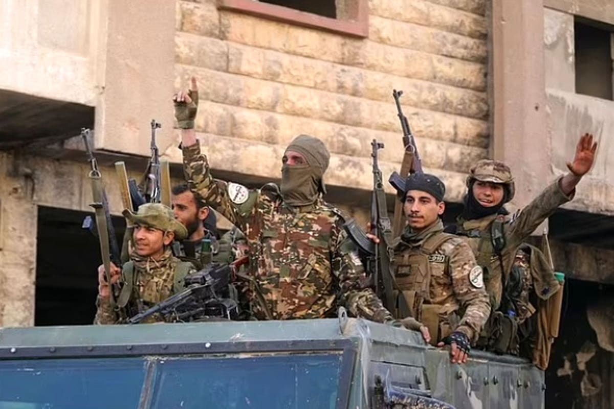 عکس| اقدام جدید تحریر الشام برای دشمنی با ایران | دیلی فوتبال