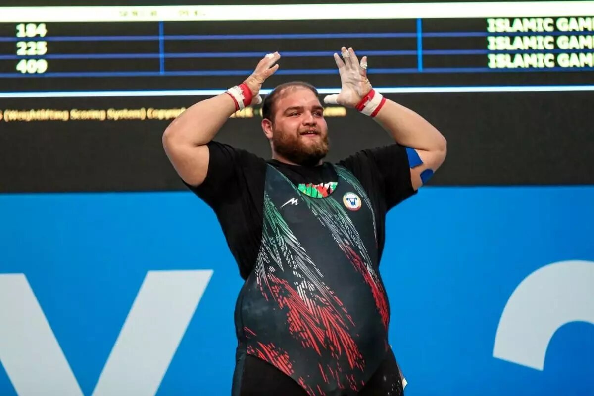 فیلم| استقبال متفاوت از علیرضا یوسفی در قائمشهر | دیلی فوتبال