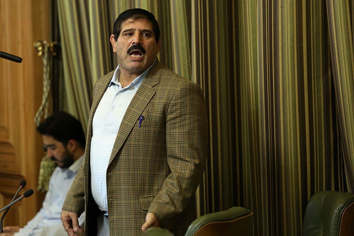 فیلم| حمله عجیب عباس جدیدی به علیرضا دبیر فیلم| حمله عجیب عباس جدیدی به علیرضا دبیر | دیلی فوتبال