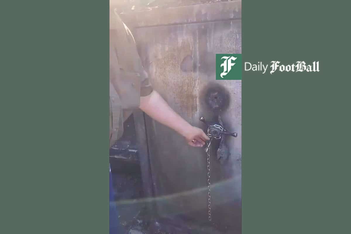 فیلم| گاوصندوق به این میگن! | دیلی فوتبال