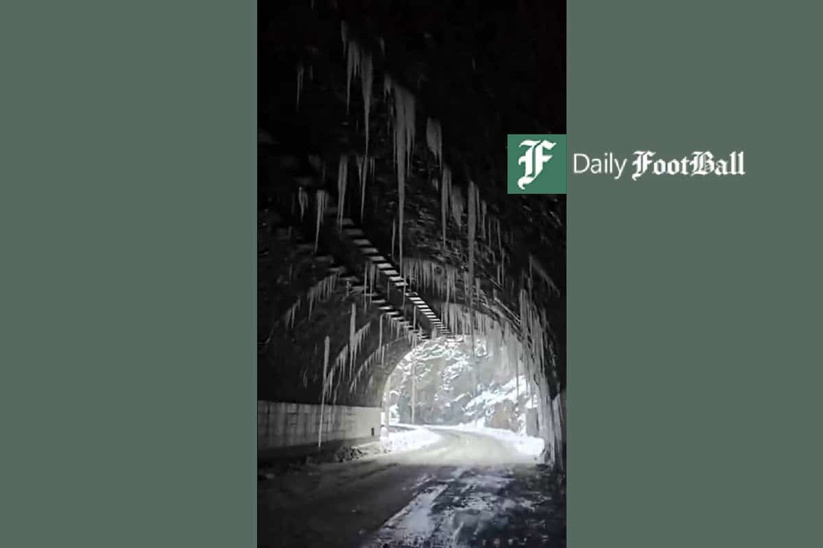 فیلم| قندیل بستن تونل جاده چالوس فیلم| قندیل بستن تونل جاده چالوس | دیلی فوتبال