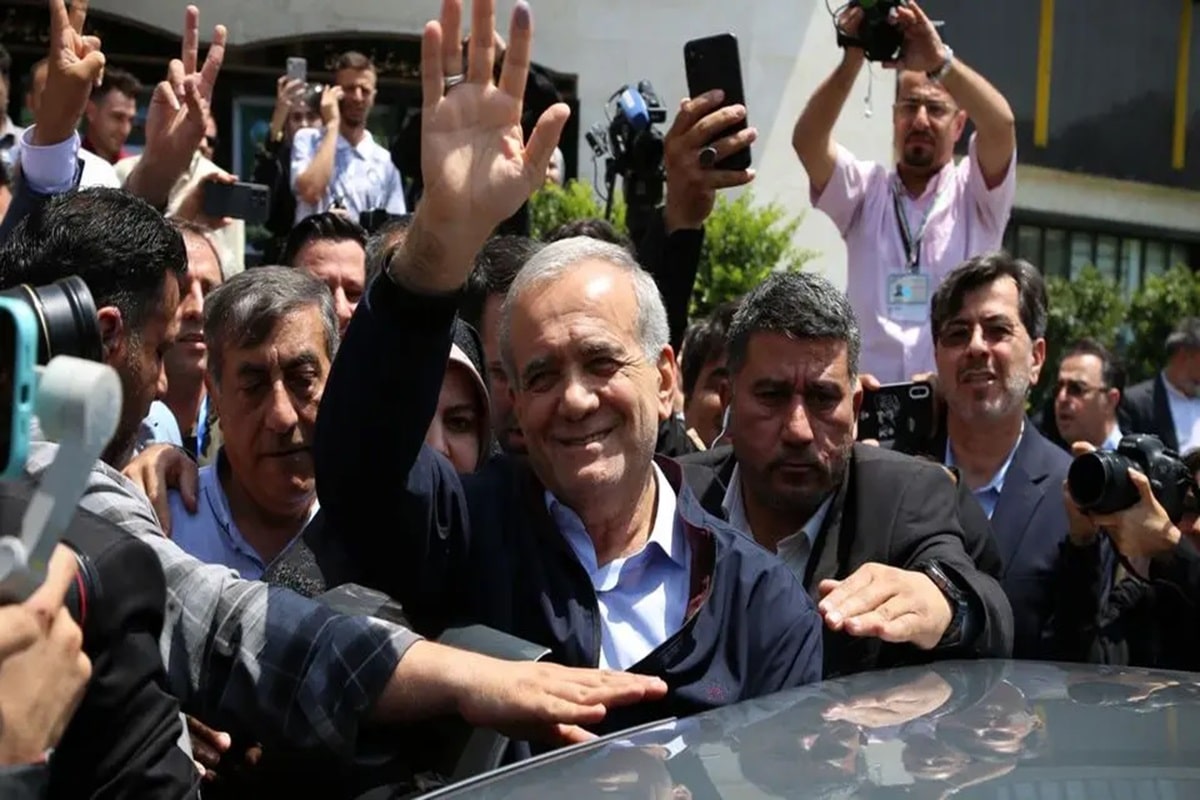 فیلم| نظر مردم درباره عملکرد پزشکیان چیست؟ فیلم| نظر مردم درباره عملکرد پزشکیان چیست؟ | دیلی فوتبال