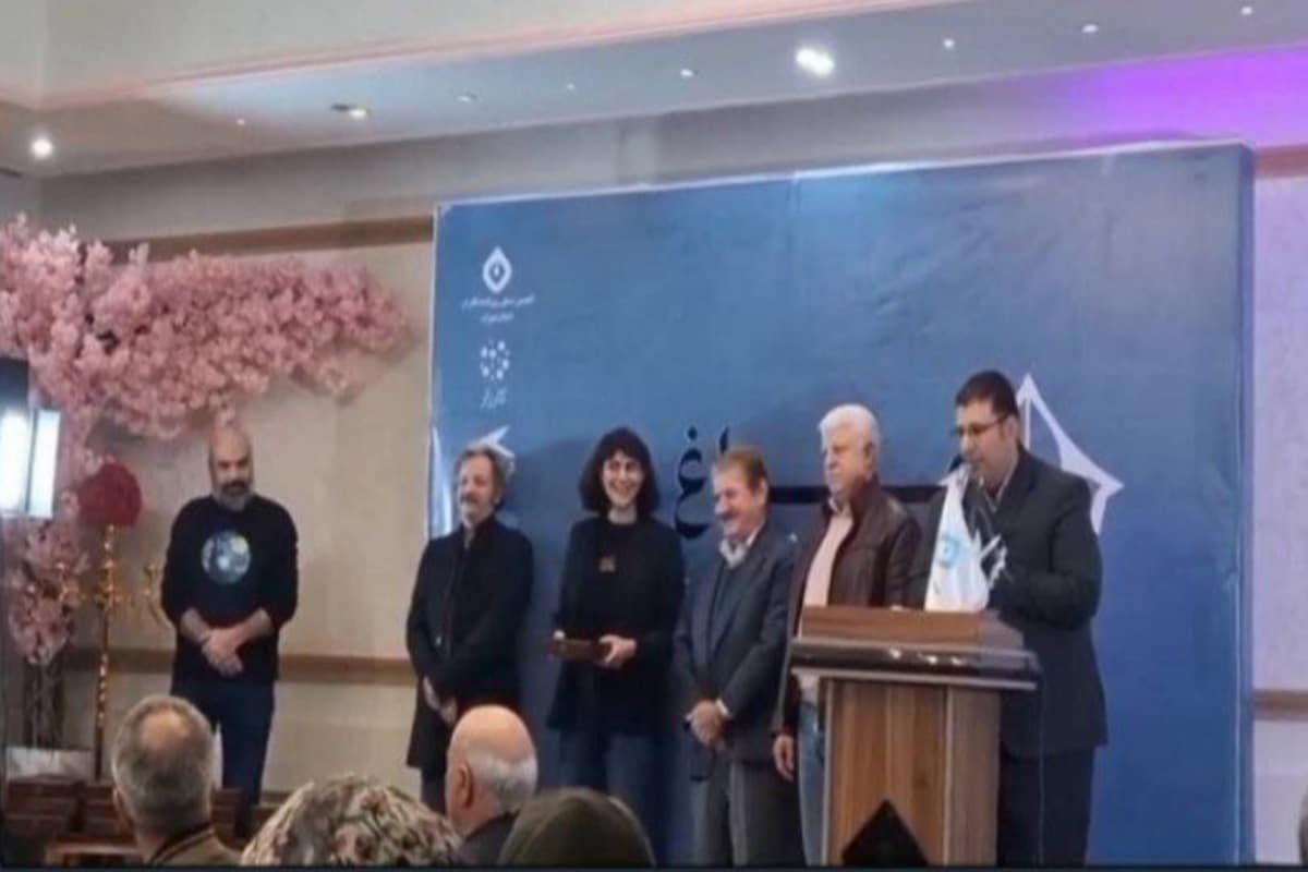 عکس| عاقبت هنجارشکنی بی حجاب ها در مراسم خبرنگاران | دیلی فوتبال