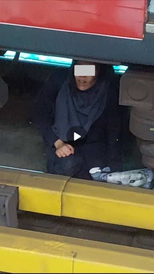 عکس| اولین تصویر از دختر نجات یافته از خودکشی در مترو تئاتر شهر تهران | دیلی فوتبال
